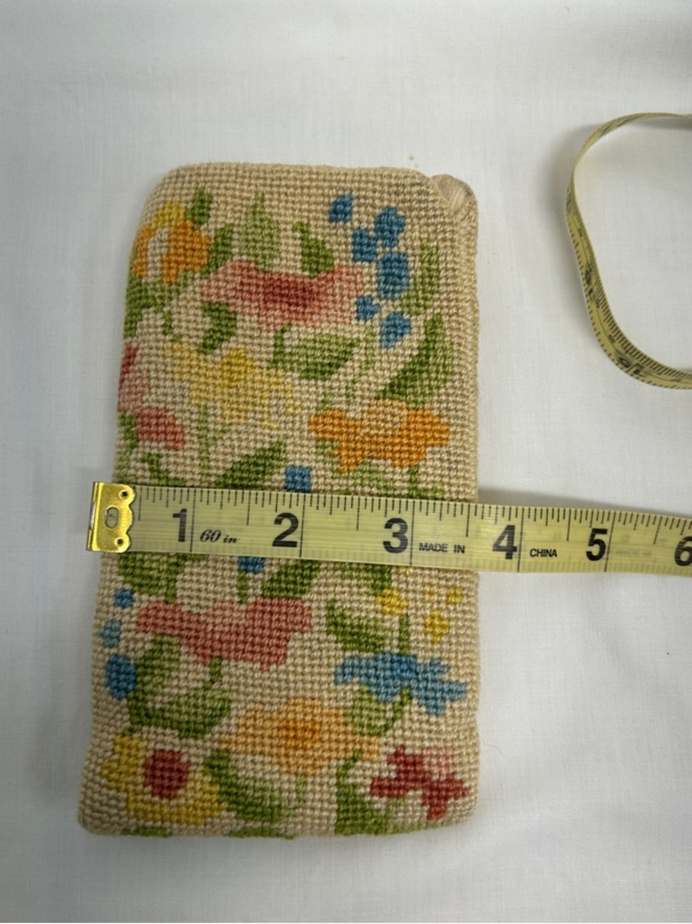 Vintage Floral Needlepoint Glasses Case in Beige, Green, Blue, Yellow, Pink - Picture 5 of 6